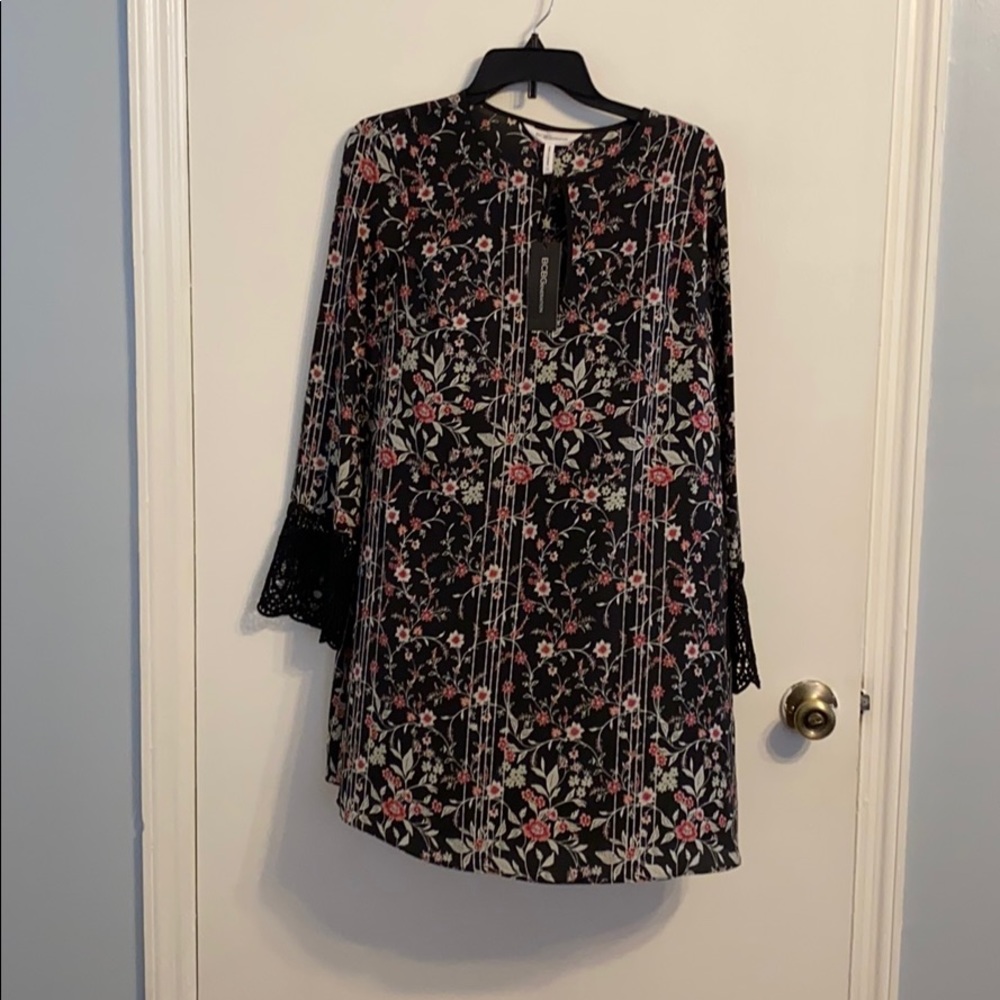 Floral Dress size M NEVER WORN